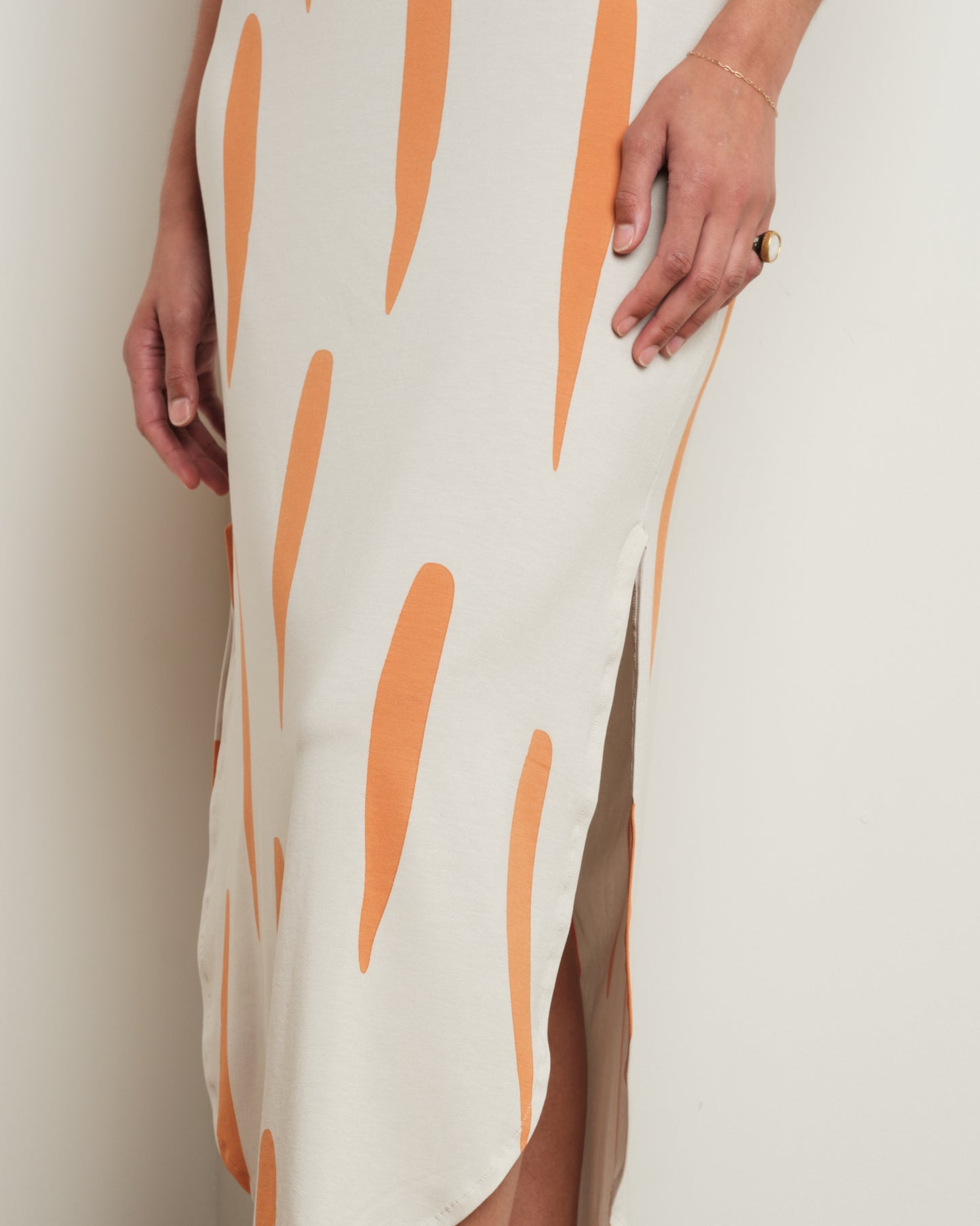 Long Easy Dress in White/Orange Print